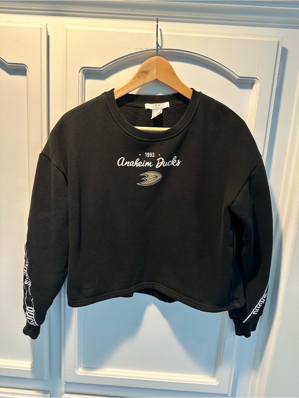 Anaheim Ducks Black Cropped Crewneck Sweatshirt